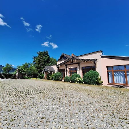 Vila Fenix B&B Ruzomberok Exterior photo